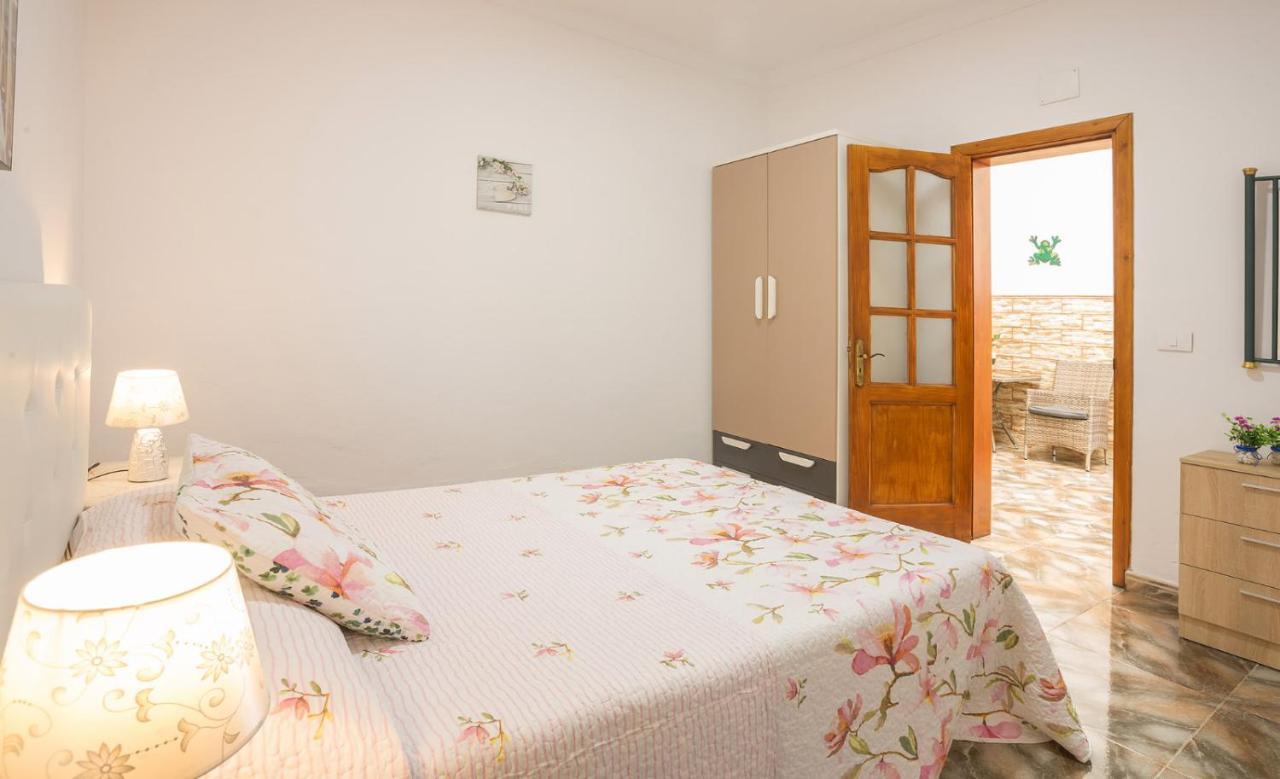Casa Eli Pensionat Sardina Exteriör bild