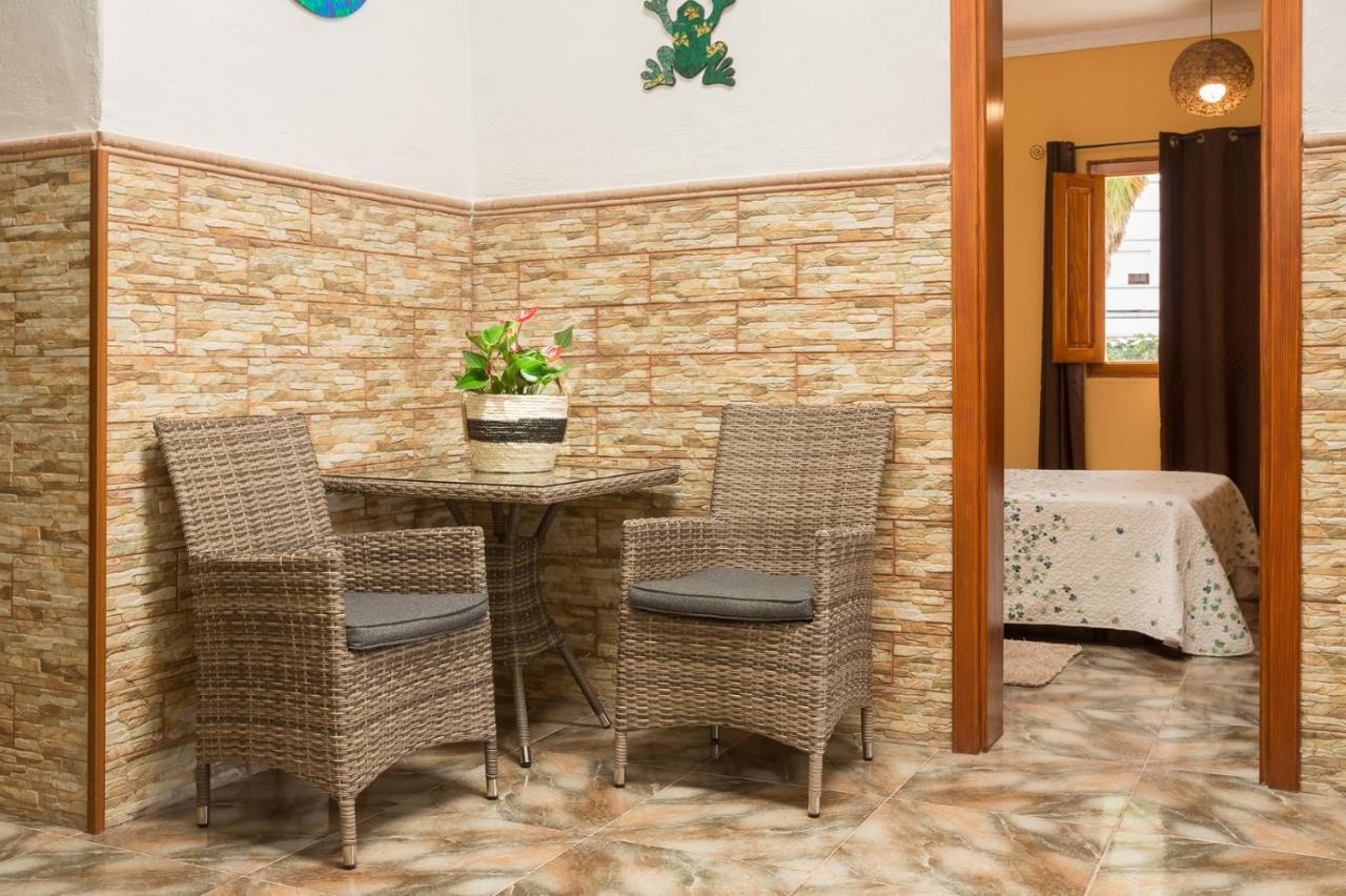 Casa Eli Pensionat Sardina Exteriör bild