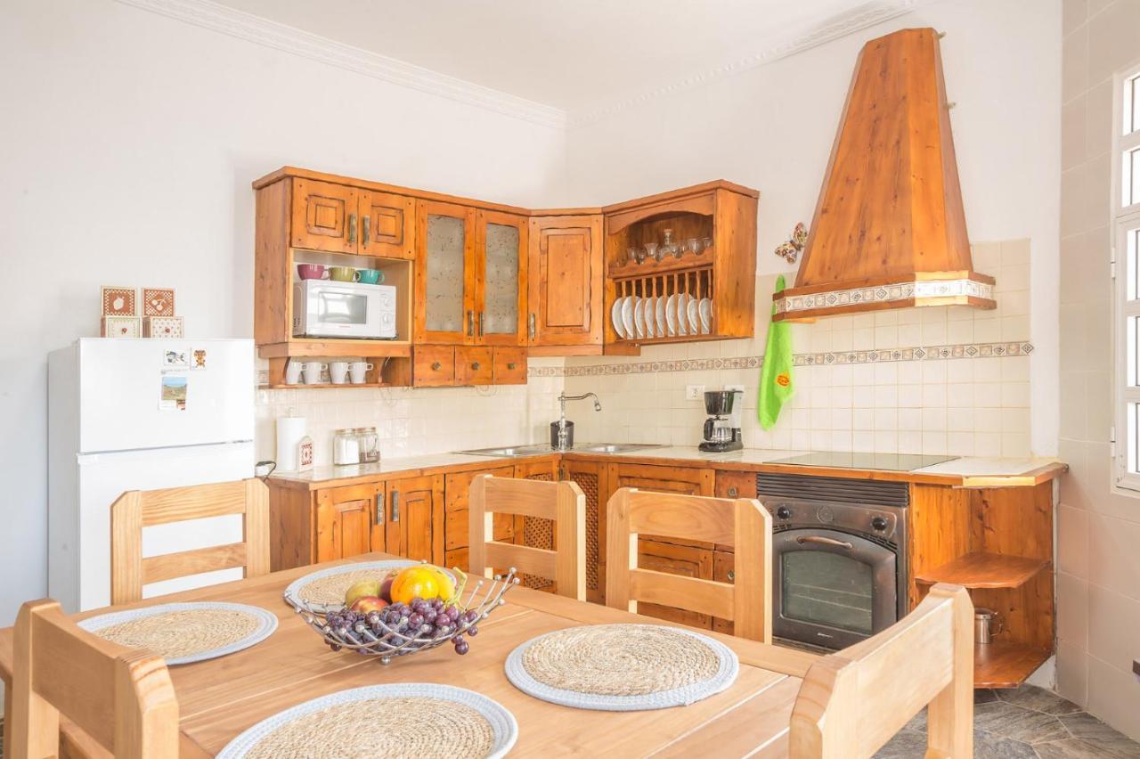 Casa Eli Pensionat Sardina Exteriör bild